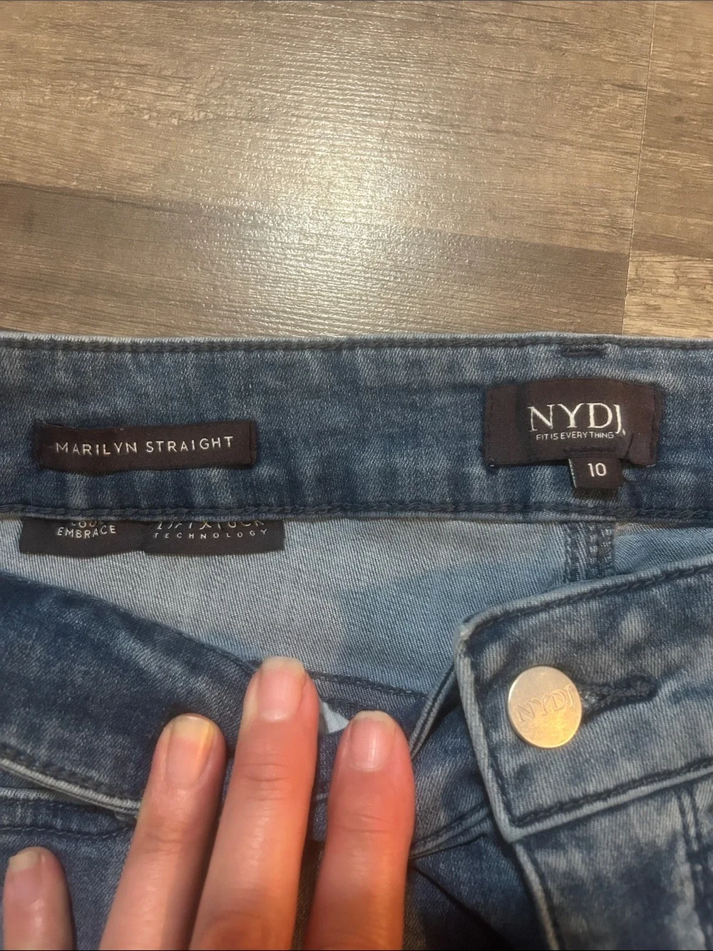NYDJ Classic Medium Wash Women's Straight Crop Jeans Size 10 - Picture 5 of 7